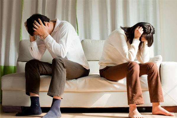 重庆市外遇取证：40岁以后，真正厉害的大龄剩女，对待男人的态度：6个字